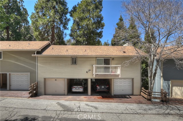 Detail Gallery Image 2 of 34 For 142 Rockledge Ln, Lake Arrowhead,  CA 92352 - 2 Beds | 2 Baths