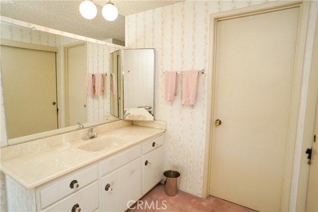 Detail Gallery Image 18 of 21 For 23034 Kinard Ave, Carson,  CA 90745 - 4 Beds | 2 Baths