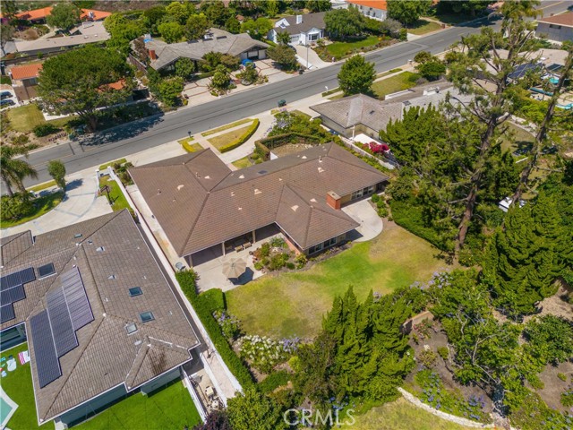 6966 Crest Road, Rancho Palos Verdes CA: https://media.crmls.org/medias/bc857f0d-39a5-4272-9097-b25ae8ca1f53.jpg