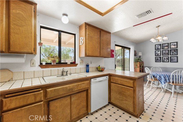 Detail Gallery Image 17 of 42 For 41038 171st, Lancaster,  CA 93535 - 3 Beds | 2 Baths