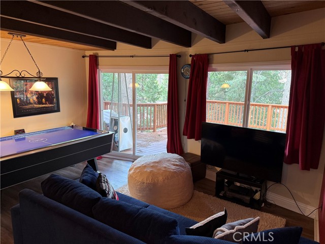 Detail Gallery Image 6 of 7 For 27334 Pinewood Dr, Lake Arrowhead,  CA 92352 - 3 Beds | 2 Baths