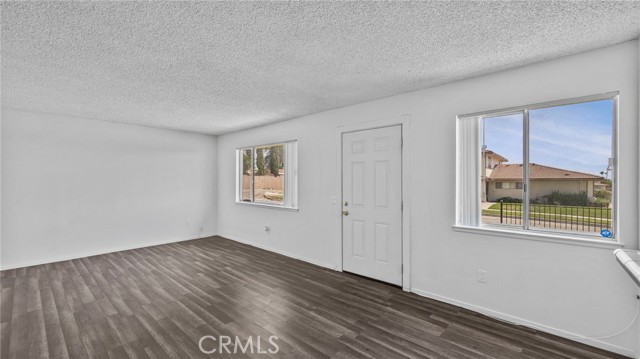 Detail Gallery Image 5 of 14 For 3568 20th St, Highland,  CA 92346 - 2 Beds | 1 Baths