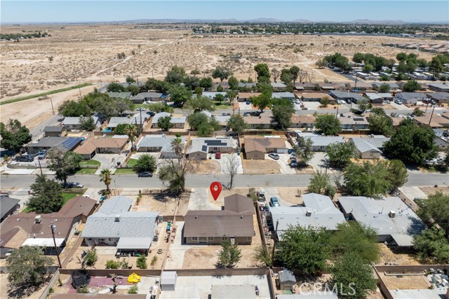 45561 Rodin Avenue, Lancaster CA: https://media.crmls.org/medias/bc86de2b-8f70-4bfa-8cb9-38ced4a15541.jpg