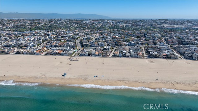 Detail Gallery Image 42 of 46 For 2125 Manhattan, Hermosa Beach,  CA 90254 - 4 Beds | 3 Baths