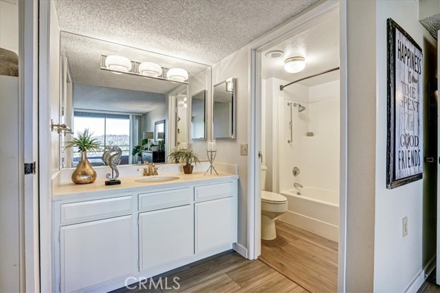 Detail Gallery Image 11 of 35 For 24055 Paseo Del Lago #1302,  Laguna Woods,  CA 92637 - 2 Beds | 2 Baths