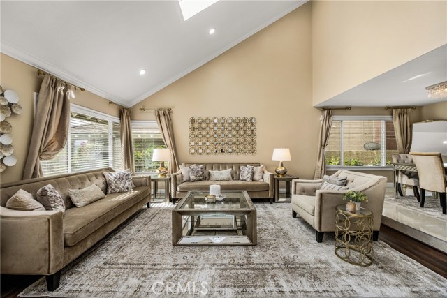 Detail Gallery Image 3 of 44 For 22 Hunter, Irvine,  CA 92620 - 4 Beds | 3 Baths