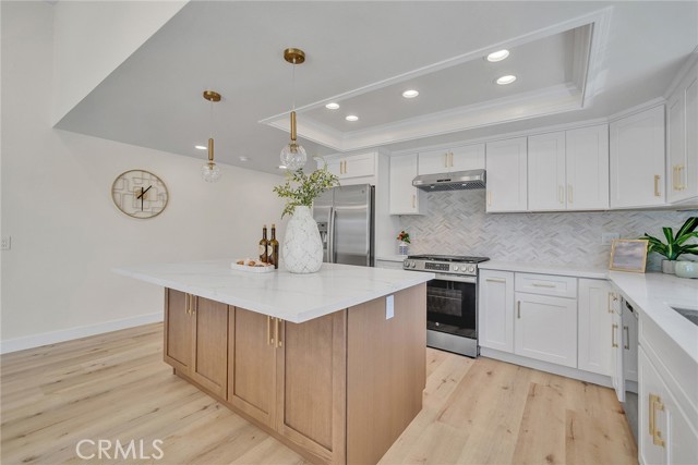 14181 Moore Ct., Irvine CA: https://media.crmls.org/medias/bc88b048-6d2d-49fd-9486-7d9e5ce4fcdc.jpg