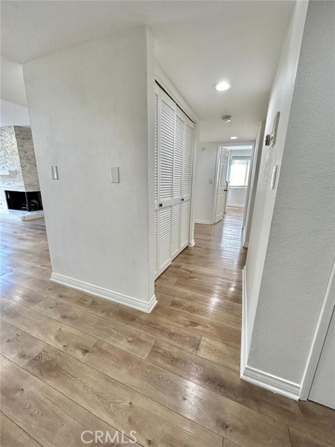 365 W Alameda Avenue, Burbank CA: https://media.crmls.org/medias/bc88e639-b788-45a8-9137-de5289e0d368.jpg