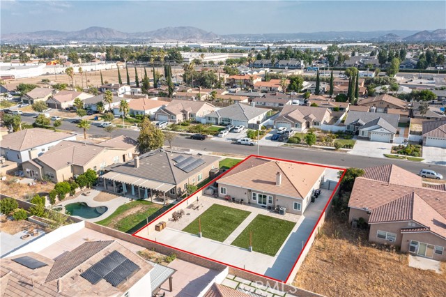 1586 W Mcwethy Street, Rialto CA: https://media.crmls.org/medias/bc88ffe0-9eba-4585-8137-43557eff5136.jpg