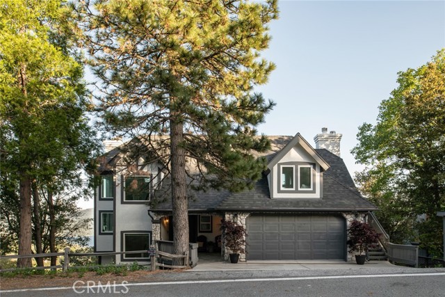 Detail Gallery Image 3 of 30 For 27417 Matterhorn Dr, Lake Arrowhead,  CA 92352 - 3 Beds | 3/1 Baths