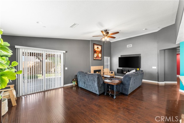 Detail Gallery Image 12 of 36 For 37068 Waltham Pl, Palmdale,  CA 93550 - 4 Beds | 2 Baths