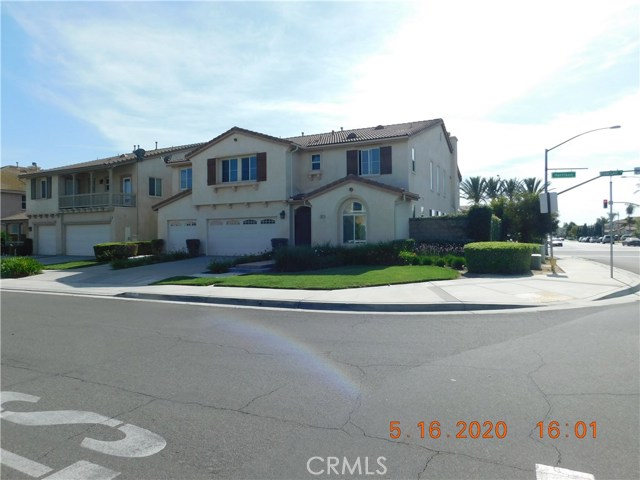 7671 Stonegate Dr, Eastvale, CA 92880