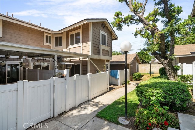 1650 S Campus Avenue, Ontario CA: https://media.crmls.org/medias/bc89e33c-d6ed-4e32-a0d3-3f87f3183468.jpg