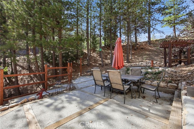 528 Brentwood, Lake Arrowhead CA: https://media.crmls.org/medias/bc8a3165-6a87-4df2-ba34-5ce52e9ad9b4.jpg