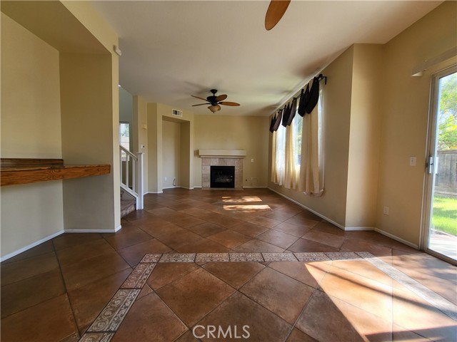 42135 Chestnut Drive, Temecula CA: https://media.crmls.org/medias/bc8b0716-6636-4a24-8297-56dc55f2d8a8.jpg