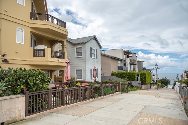 404 19th Street, Manhattan Beach, California 90266, ,Residential Income,Sold,19th,SB23056701