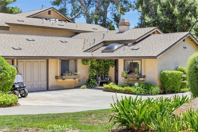 4119 Oak Island Lane, Fallbrook CA: https://media.crmls.org/medias/bc8c33e0-88e1-4628-b70b-e499630699a4.jpg