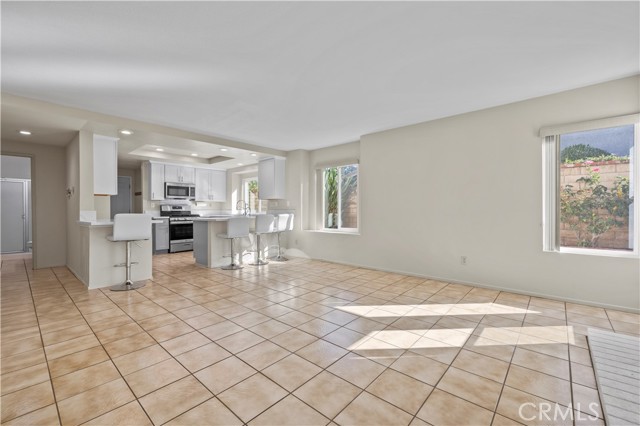27668 Lonestar Place, Castaic CA: https://media.crmls.org/medias/bc8d10d1-588f-4776-a4f3-58cbb1e74d5e.jpg