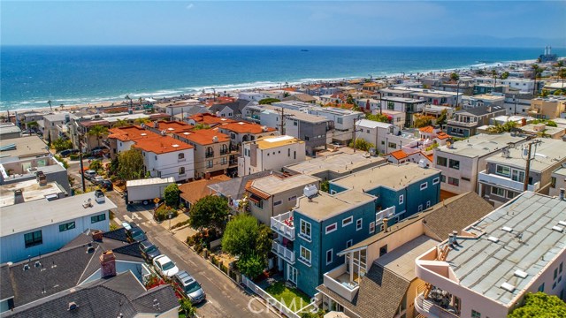 429 31st Street, Manhattan Beach, California 90266, 4 Bedrooms Bedrooms, ,3 BathroomsBathrooms,Residential,Sold,31st,SB20118600
