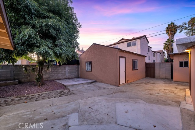 Detail Gallery Image 14 of 15 For 14937 Friar, Van Nuys,  CA 91411 - 5 Beds | 3 Baths