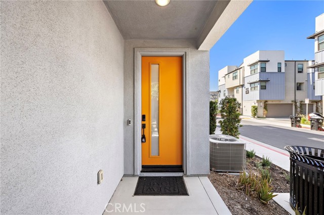 944 N Divino Privado, Ontario CA: https://media.crmls.org/medias/bc8d576c-3121-4410-9886-1354151bf8d2.jpg