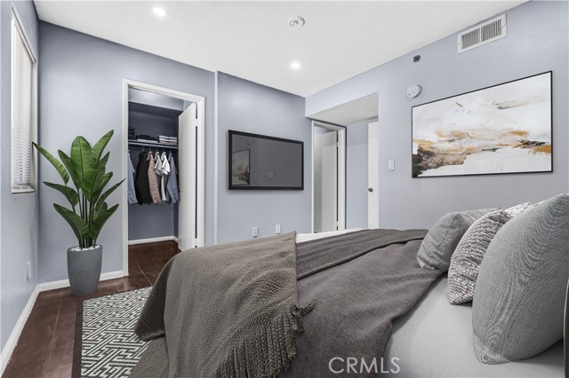 520 N Louise Street, Glendale CA: https://media.crmls.org/medias/bc8d963c-066f-452e-b855-e4fc5523e4f7.jpg
