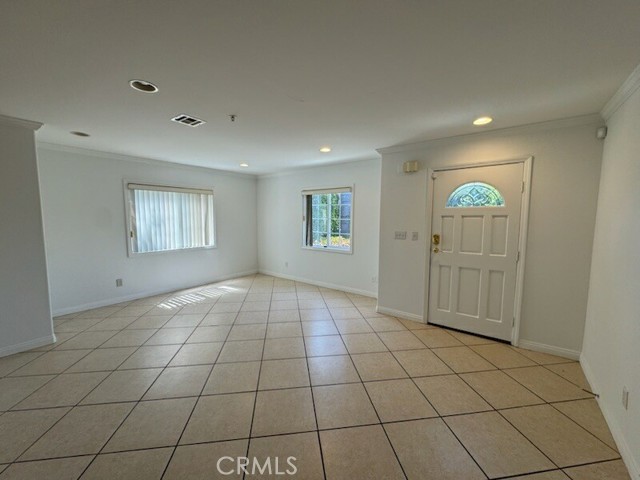 1927 Cloverfield Boulevard, Santa Monica CA: https://media.crmls.org/medias/bc8d9d96-58f1-4675-99f2-578713d50270.jpg