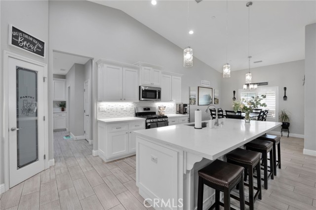 18950 Pachappa Road, Apple Valley CA: https://media.crmls.org/medias/bc8db672-5cf3-4064-97ad-5c8dd22cfbb6.jpg