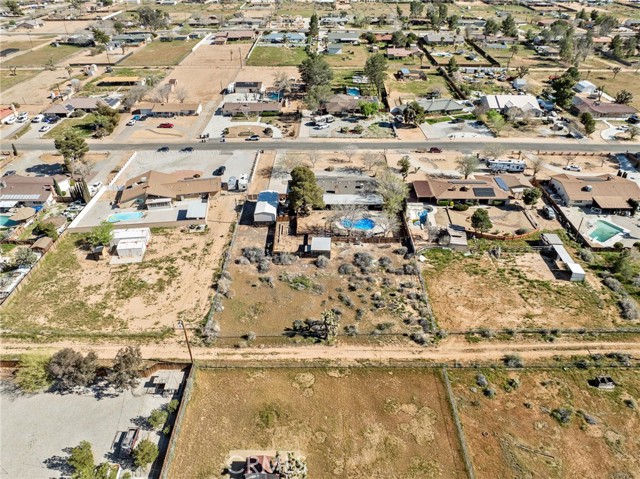Detail Gallery Image 4 of 45 For 14154 Hopi, Apple Valley,  CA 92307 - 3 Beds | 2 Baths