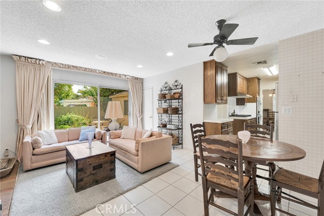 Detail Gallery Image 17 of 25 For 18313 Bessemer St, Tarzana,  CA 91335 - 3 Beds | 1 Baths