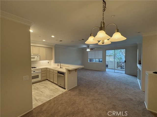 Detail Gallery Image 5 of 18 For 28512 Sorano, Lake Forest,  CA 92679 - 2 Beds | 2 Baths