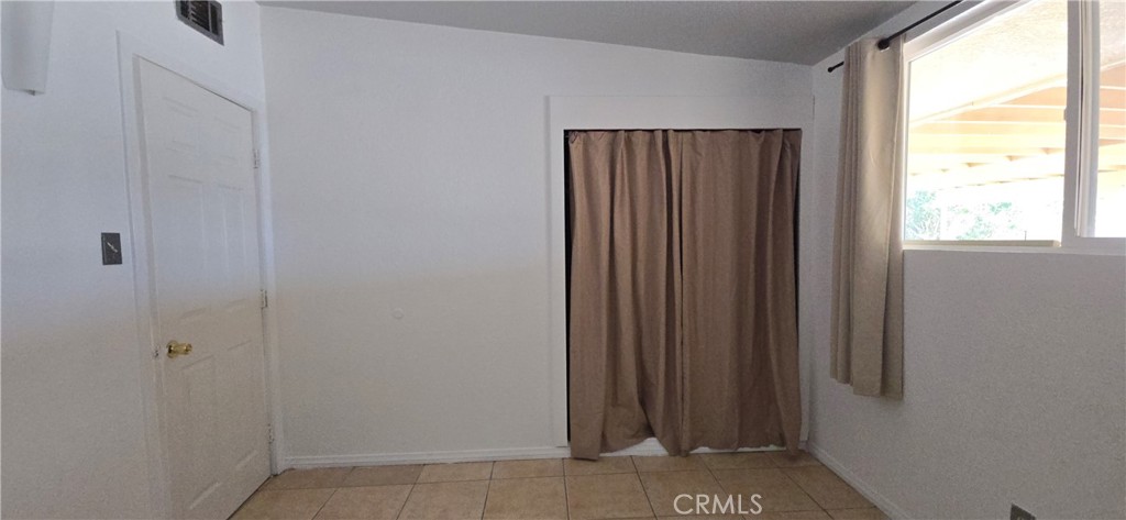 https://media.crmls.org/medias/bc912157-2279-41e3-af87-5fe4dadf24c0.jpg?preset=X-Large