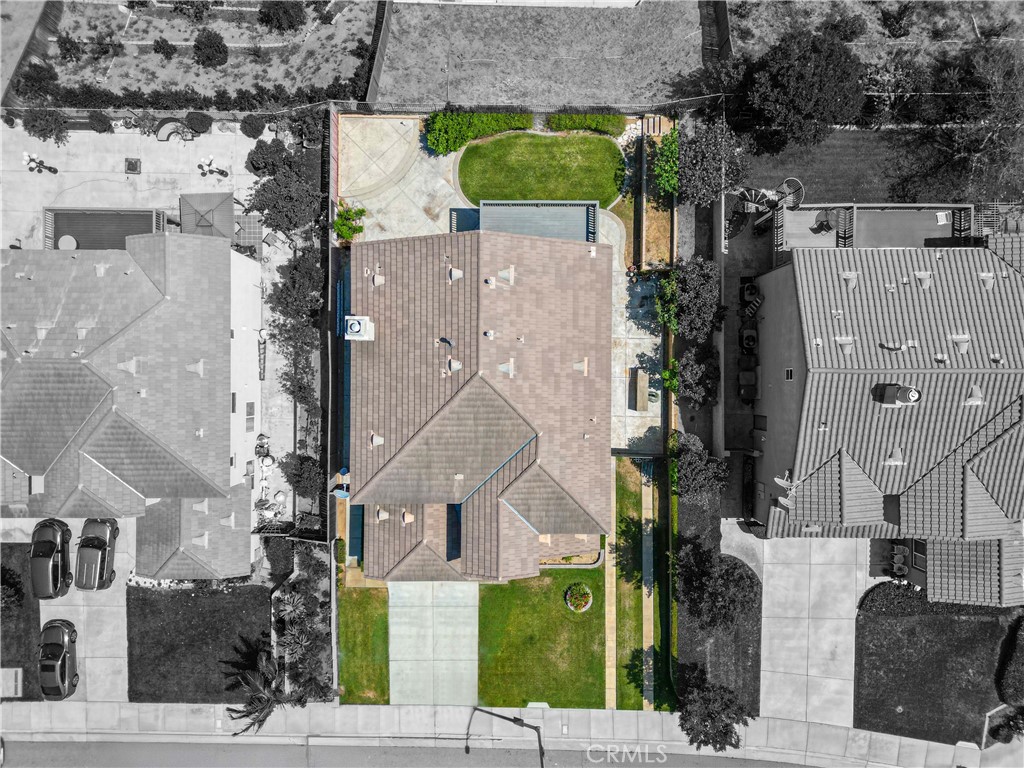 https://media.crmls.org/medias/bc913b4a-c4fc-43ee-8dfb-7c72c74555d6.jpg?preset=X-Large