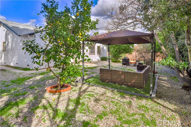 21032 Cantara Street, Canoga Park CA: https://media.crmls.org/medias/bc91b845-07e5-403c-9957-c247c0b0b4ed.jpg