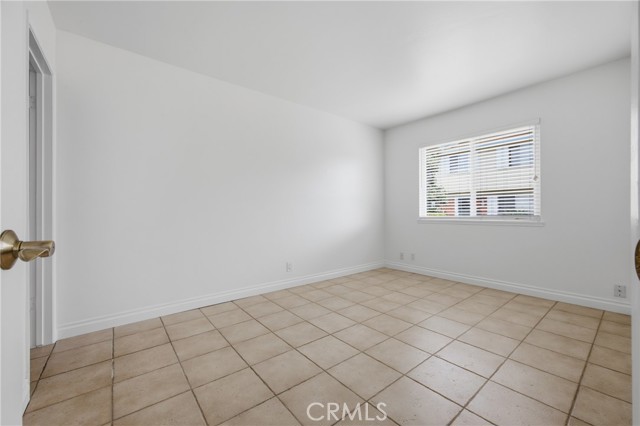 Detail Gallery Image 10 of 35 For 10220 Holburn, Huntington Beach,  CA 92646 - 1 Beds | 1 Baths