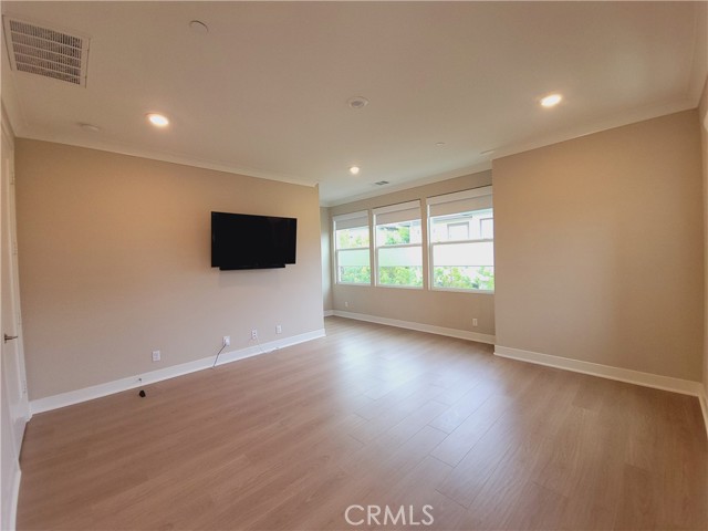66 Swift, Irvine CA: https://media.crmls.org/medias/bc92bfb1-7681-49fe-b38e-f4359153e04b.jpg