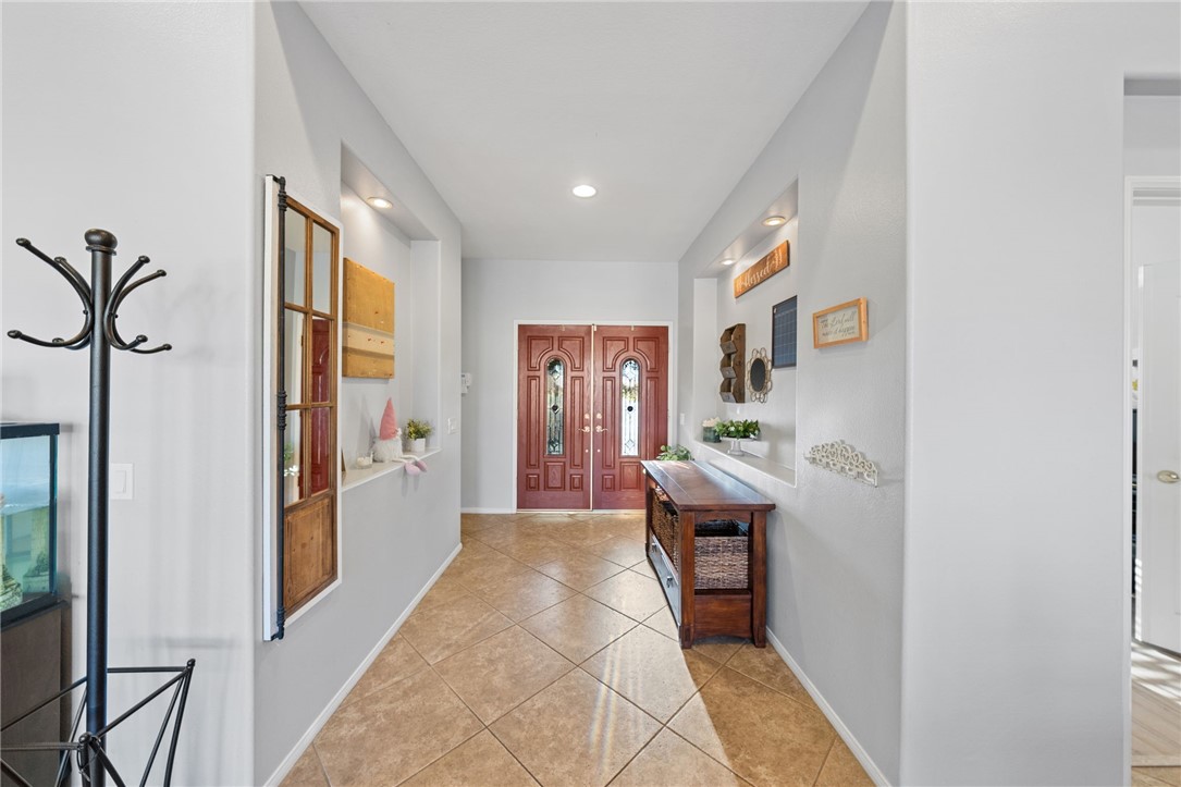 Detail Gallery Image 12 of 51 For 16020 Little Ct, Riverside,  CA 92508 - 4 Beds | 2/1 Baths