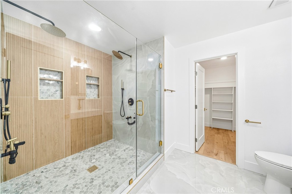 https://media.crmls.org/medias/bc948596-4d3f-4161-88f0-55ef47328674.jpg?preset=X-Large