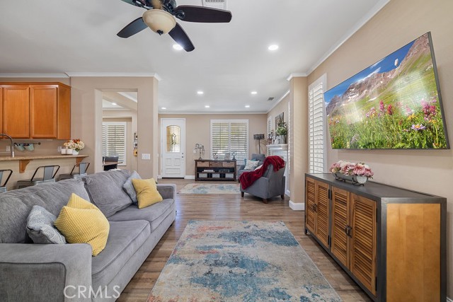 24136 Willowbrooke Court, Valencia CA: https://media.crmls.org/medias/bc950ce6-30de-4f2f-9e79-ae644a15158a.jpg