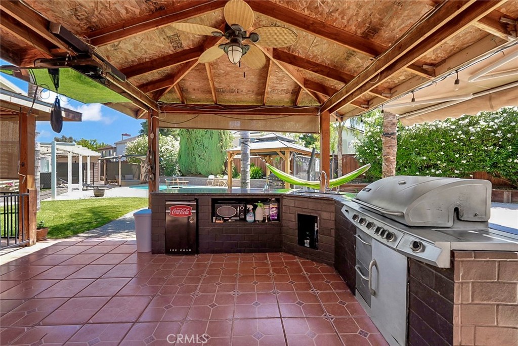 https://media.crmls.org/medias/bc9525b5-5085-40a1-ac17-d0c0afb70805.jpg?preset=X-Large