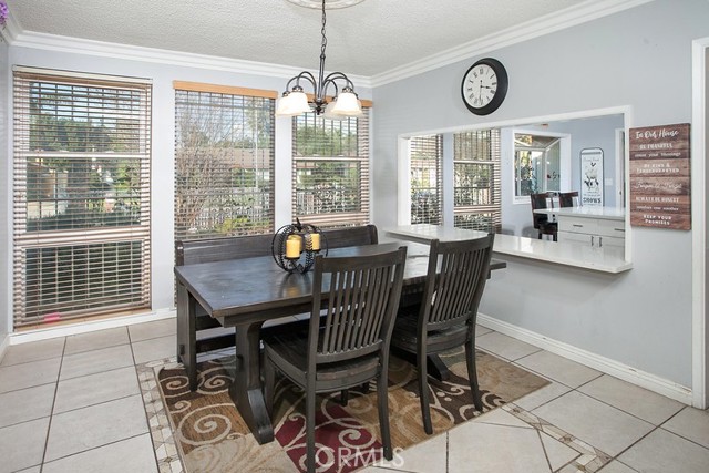 Detail Gallery Image 6 of 12 For 19128 Prairie St, Northridge,  CA 91324 - 4 Beds | 3 Baths