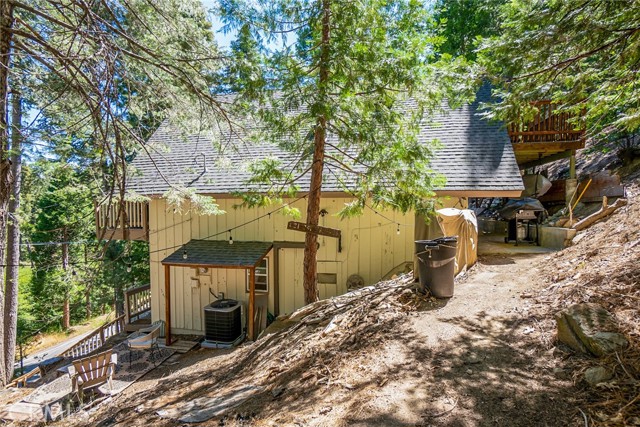 Detail Gallery Image 12 of 49 For 875 Brentwood Dr, Lake Arrowhead,  CA 92352 - 3 Beds | 2 Baths