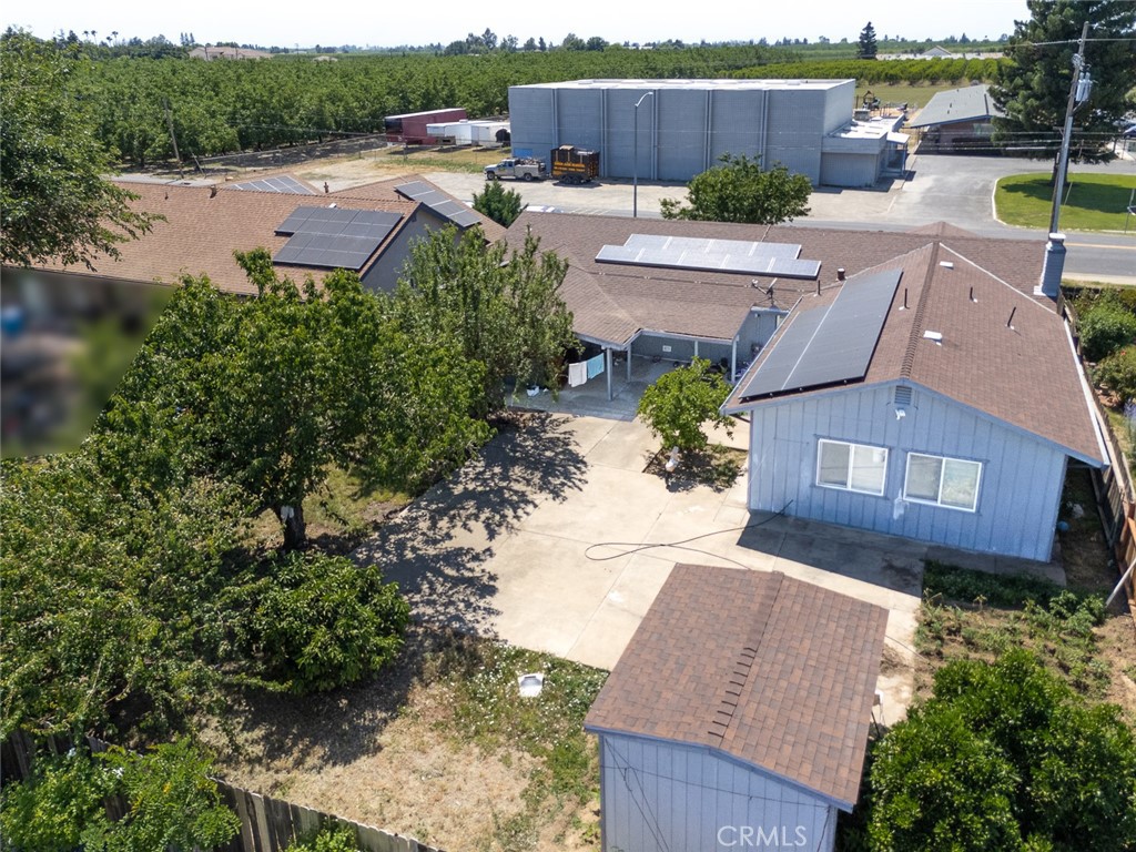 https://media.crmls.org/medias/bc96b5fc-8776-47ae-838c-54a6d182f62f.jpg?preset=X-Large