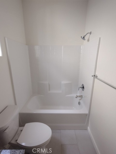 3414 N Oakwood Street, Visalia CA: https://media.crmls.org/medias/bc96c442-ff7c-4e79-9fef-612de6c3c275.jpg