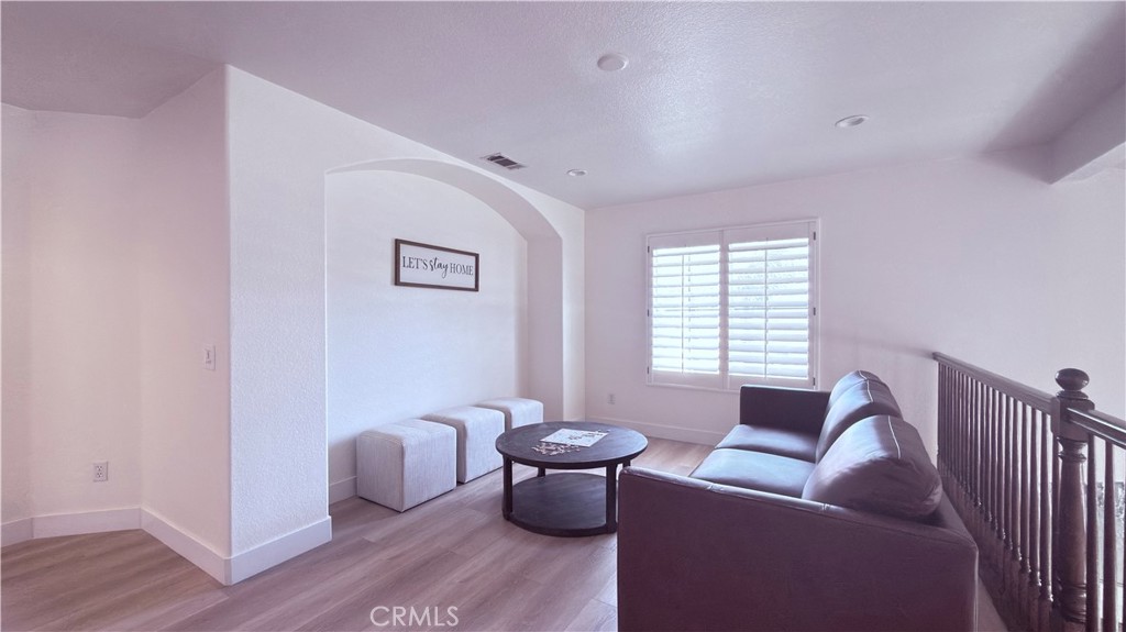 https://media.crmls.org/medias/bc96c806-80f1-42cd-a582-9f5156a73e6e.jpg?preset=X-Large