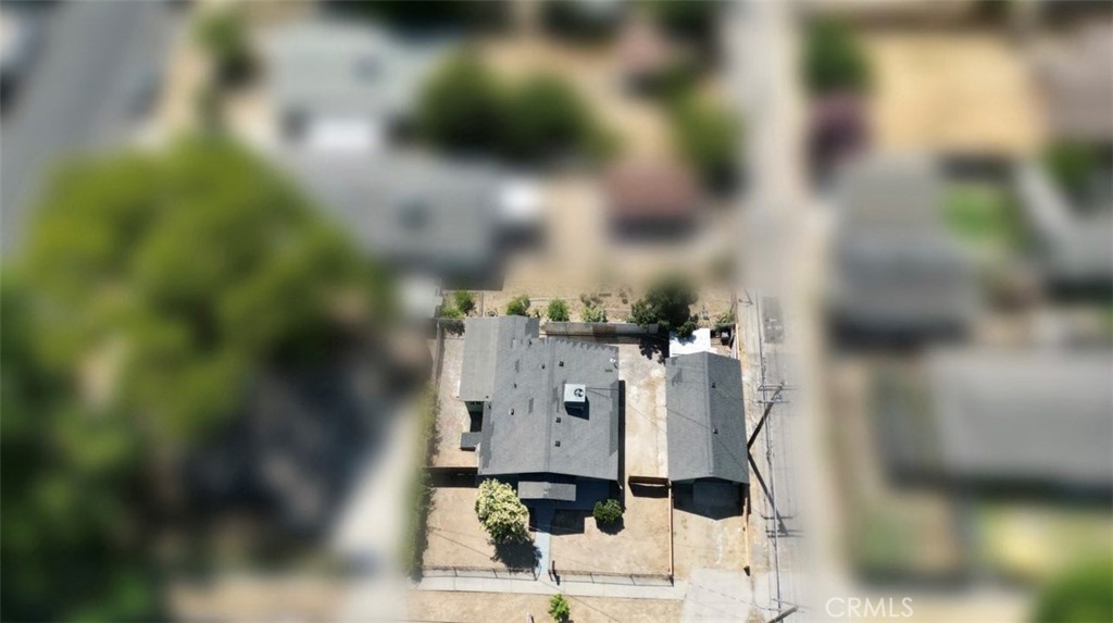 https://media.crmls.org/medias/bc97061d-b40e-4da0-834b-4c309778358f.jpg?preset=X-Large