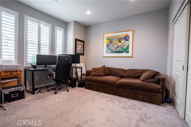 Detail Gallery Image 21 of 32 For 28604 Foothill, Saugus,  CA 91350 - 4 Beds | 3 Baths