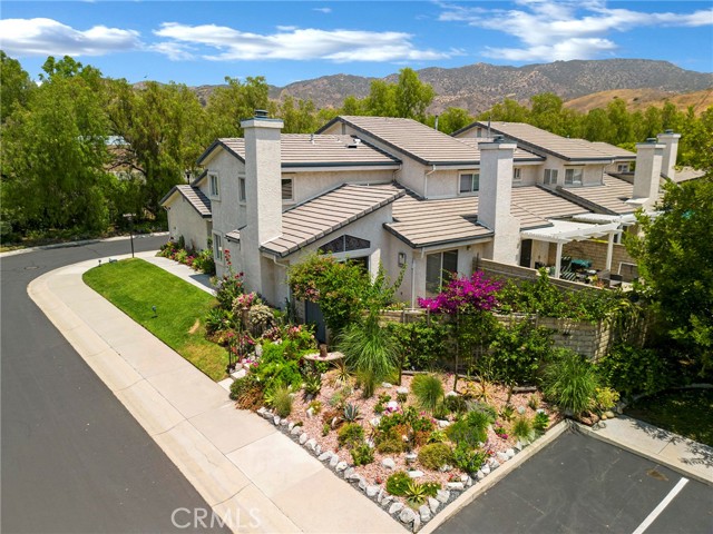 Detail Gallery Image 2 of 39 For 6004 Rothko Ln, Simi Valley,  CA 93063 - 2 Beds | 2 Baths