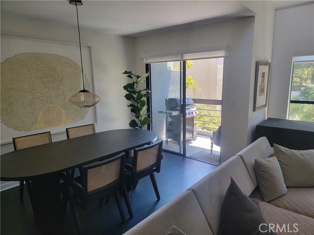 1235 Yale Street, Santa Monica CA: https://media.crmls.org/medias/bc97572c-6cbf-4ea9-ba72-1715cd053738.jpg