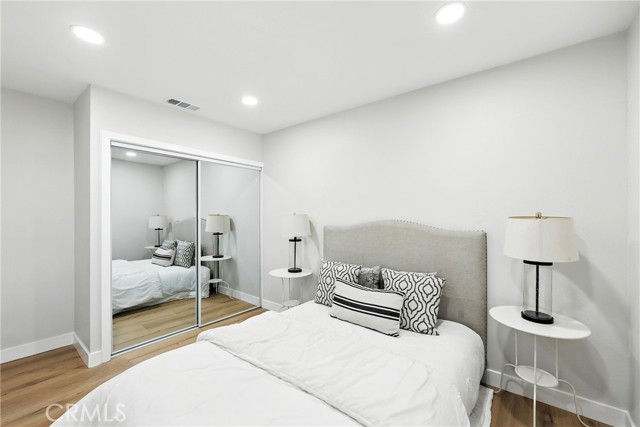 9533 Paramount Boulevard, Downey CA: https://media.crmls.org/medias/bc976dcc-421d-4332-8de6-6dd8167d1e2f.jpg